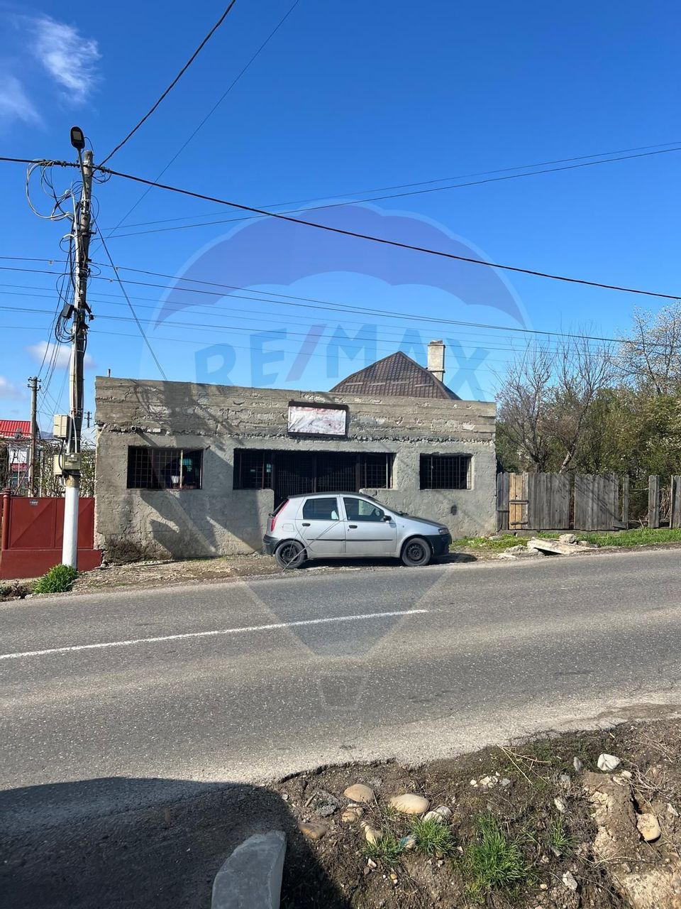 Casă cu 6 camere de vânzare