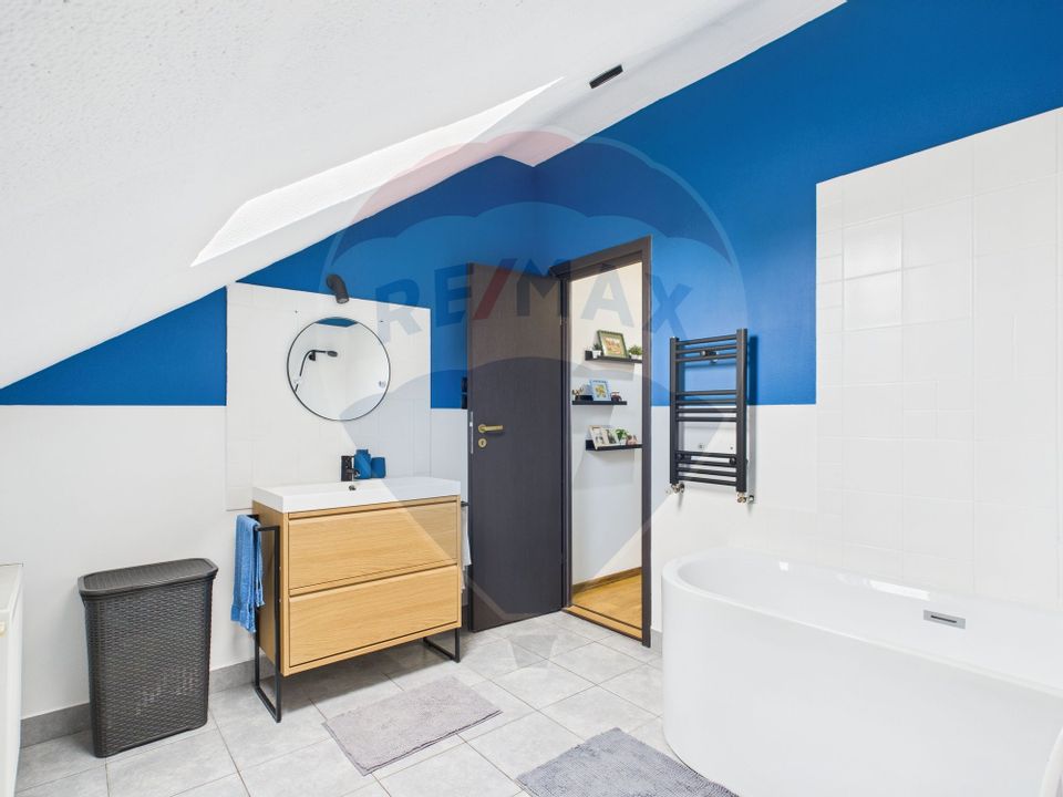 Casa / Vila cu 4 camere Darza, Crevedia