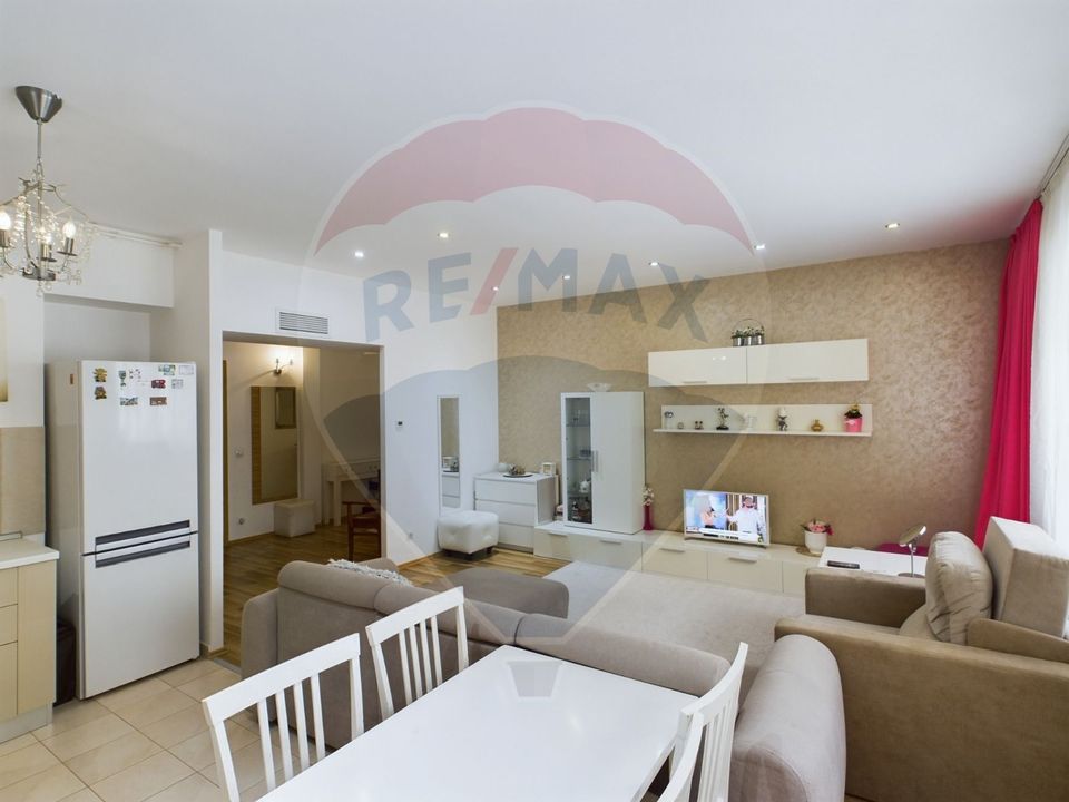 Apartament de inchiriat 3 camere, spatios, parcare, Rin Grand Hotel