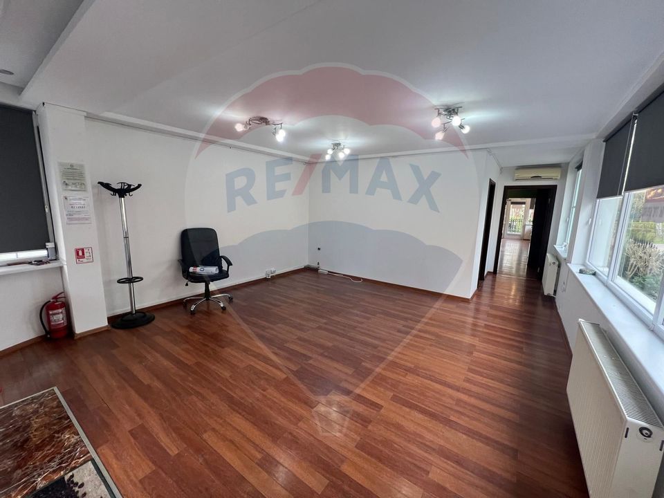 70sq.m Commercial Space for rent, Ultracentral area