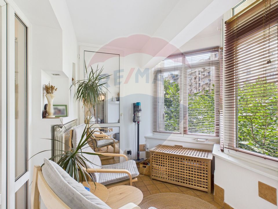 Apartament 3 camere superb cu loc de parcare si boxa Unirii