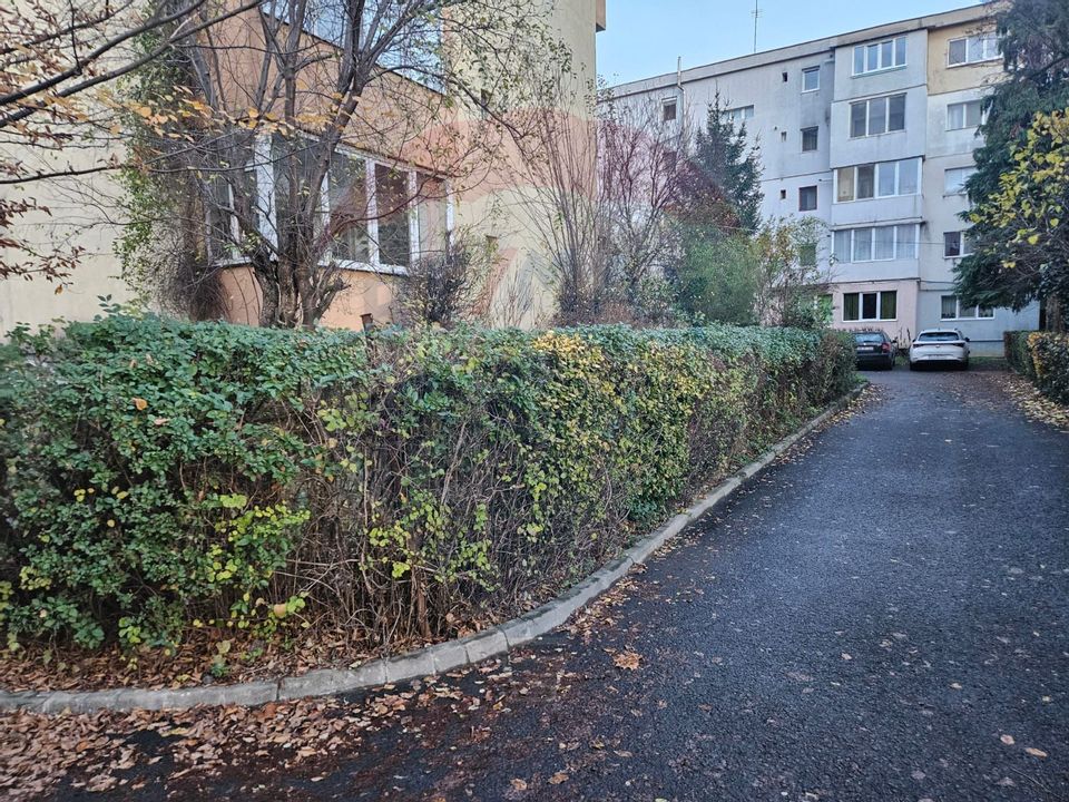 Apartament cu 3 camere de vânzare, str. Hortensiei