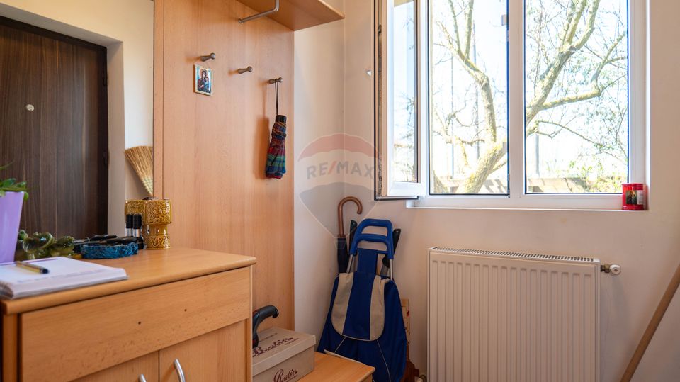 Vanzare vilă Bacu P+1+Pod, livadă, acces rapid A0/A1/Centură