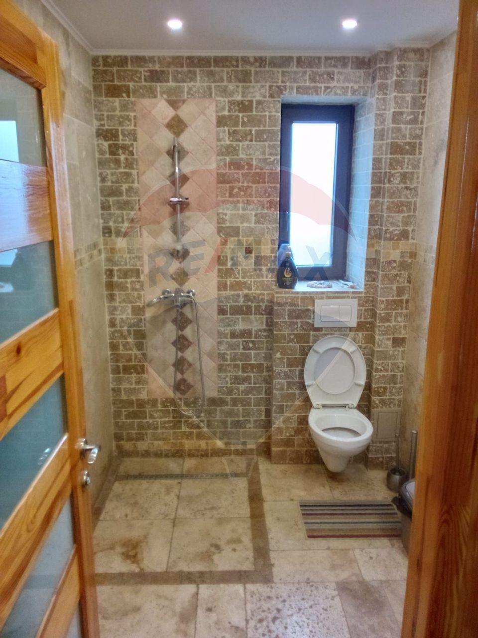 8 room House / Villa for sale, Sud-Vest area