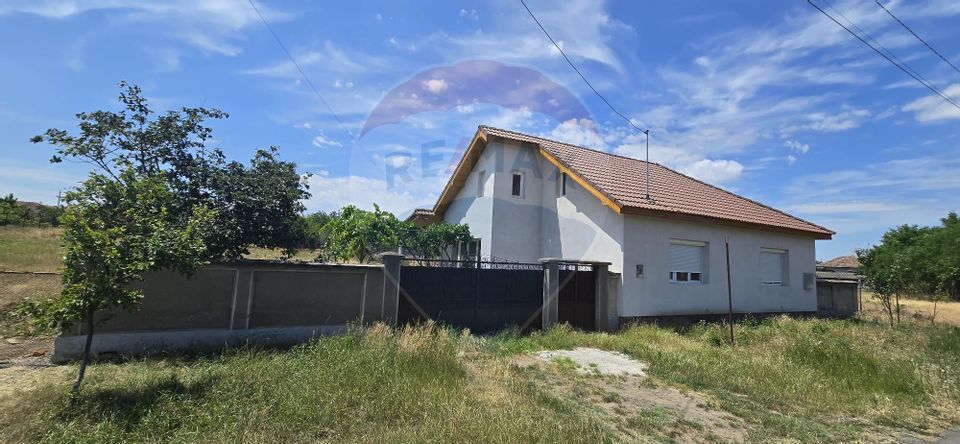 8 room House / Villa for sale