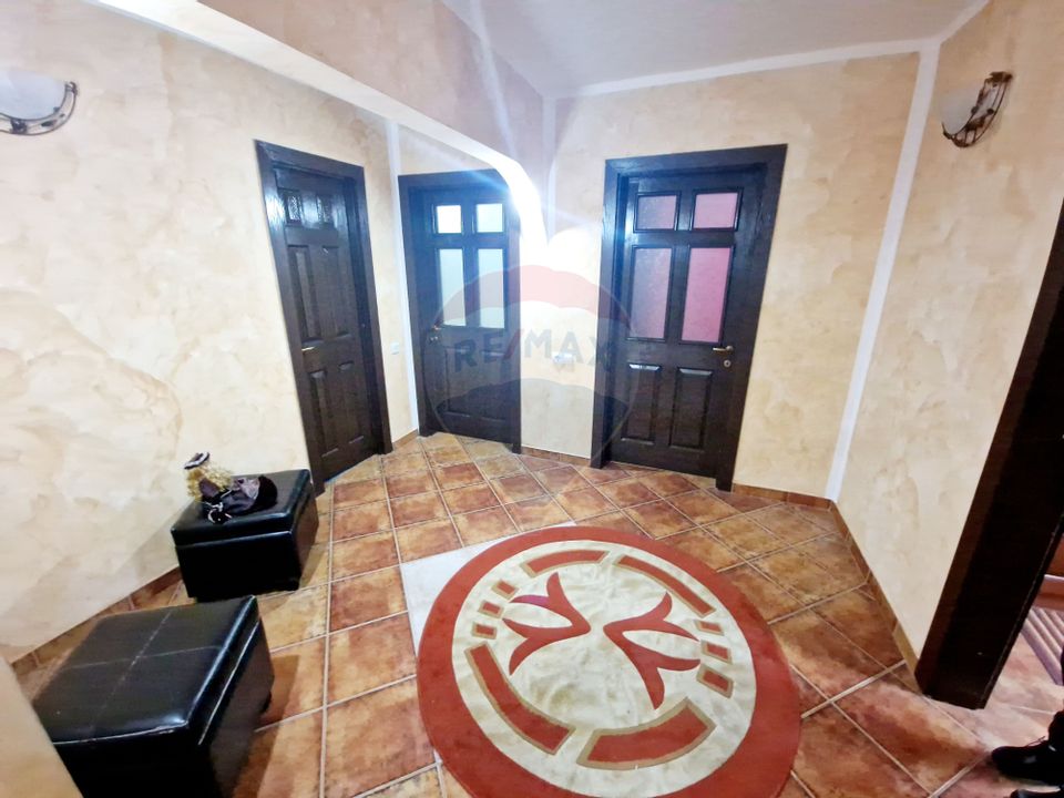 Apartament cu 3 camere de vânzare în zona Darmanesti