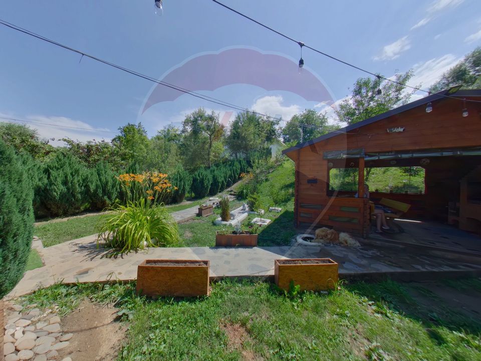 Casă / Vilă cu 4 camere de vânzare