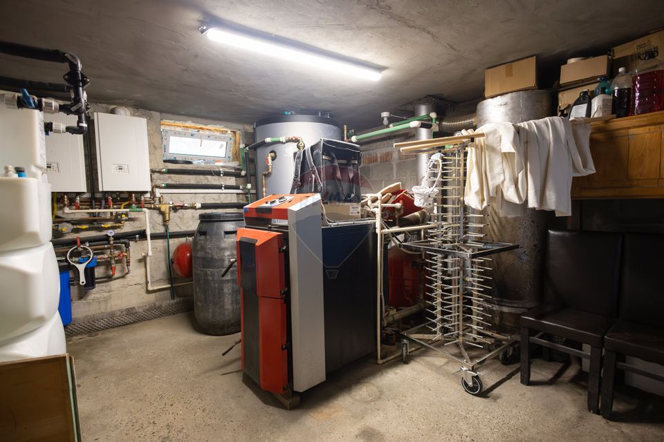 Casa spatioasa de vanzare