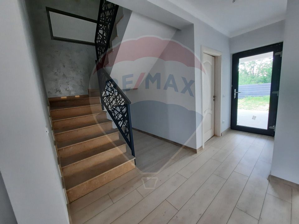 4 room House / Villa for sale