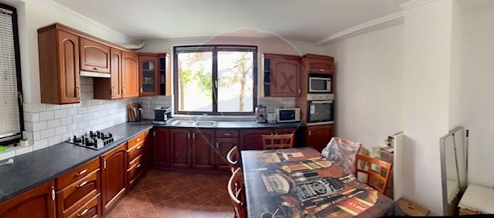 4 room House / Villa for sale