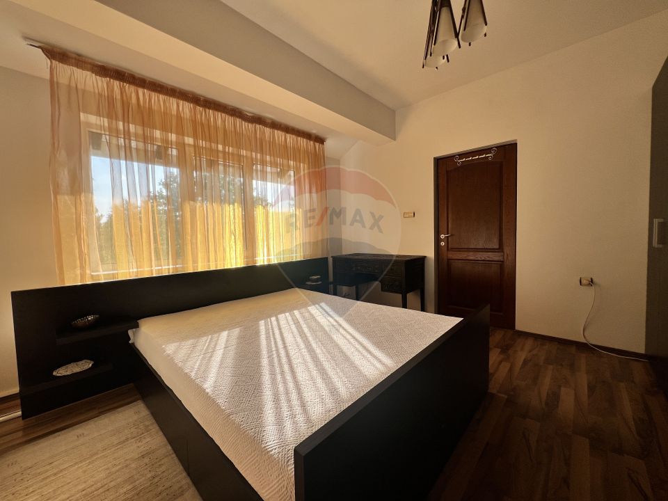 8 room House / Villa for sale