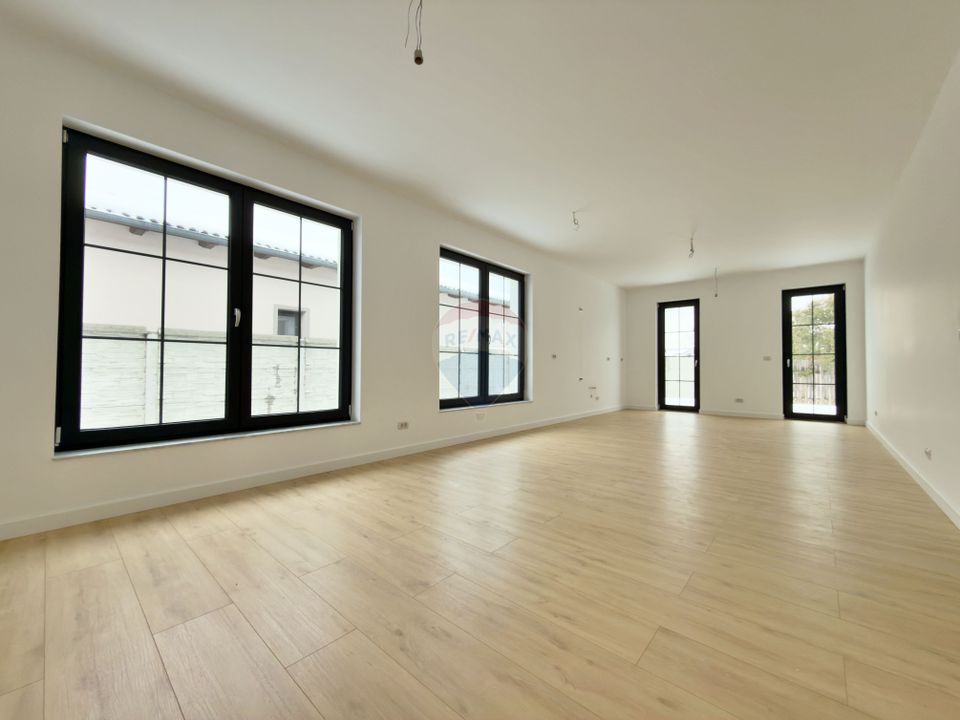 4 room House / Villa for sale