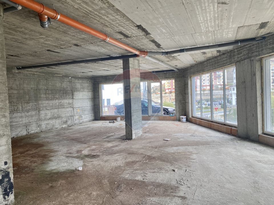 Spatiu comercial, de vanzare, 215 mp, Floresti