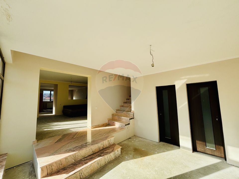6 room House / Villa for sale