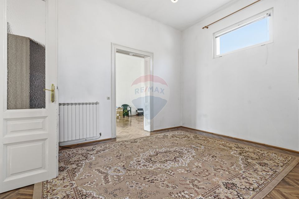 4 room Apartment for sale, Central area