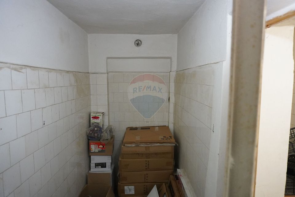 164sq.m Commercial Space for rent, Central area