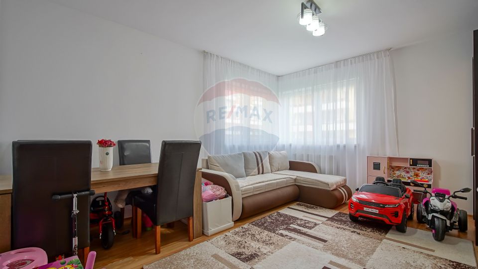 REZERVAT! Apartament cu 2 camere de vânzare, decomandat.