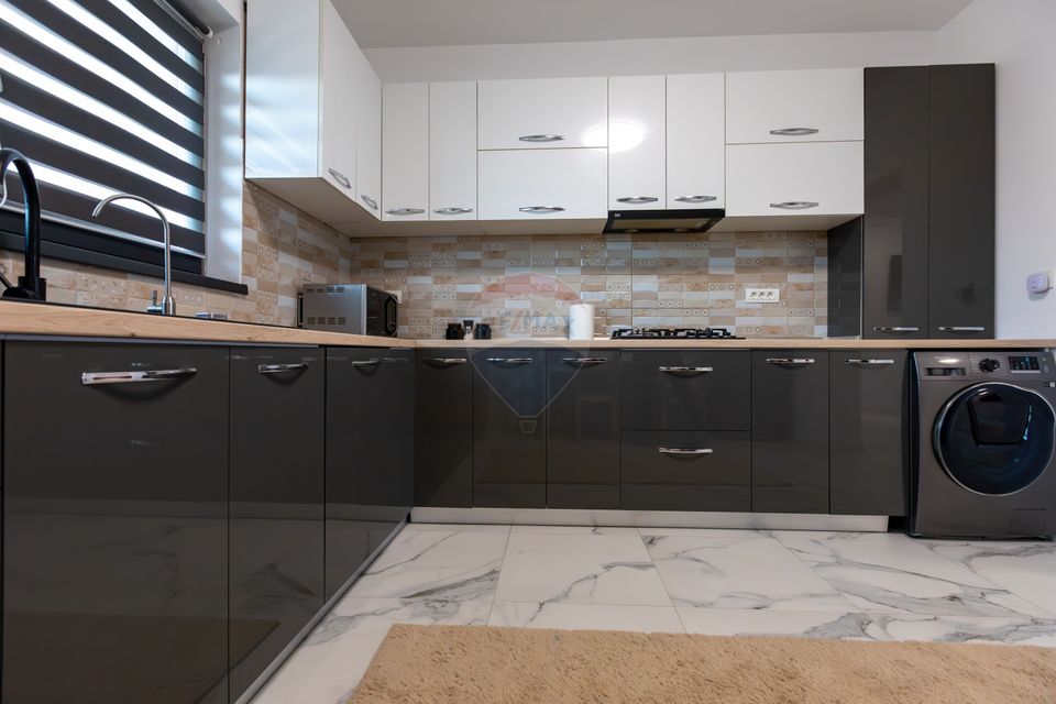 Casă de vânzare - 110 mp,  Serbanesti