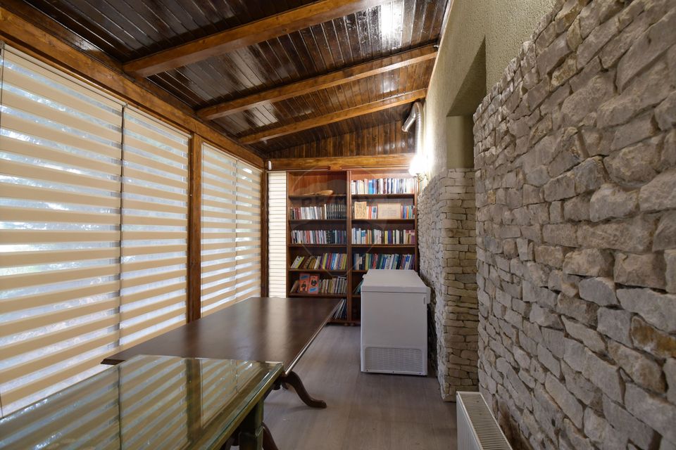 Casa cu 5 camere de inchiriat, zona Becas