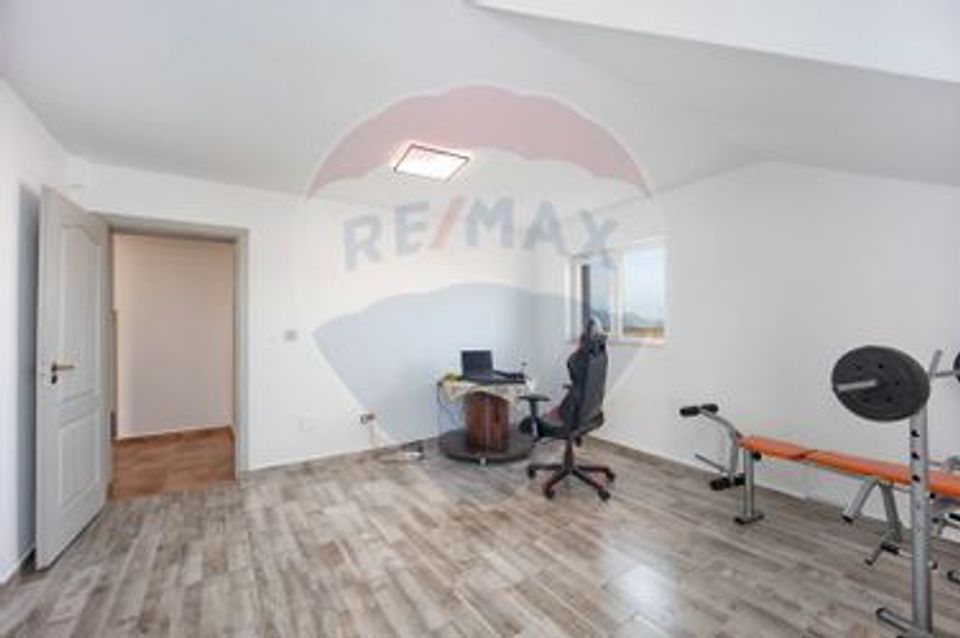 4 room House / Villa for sale