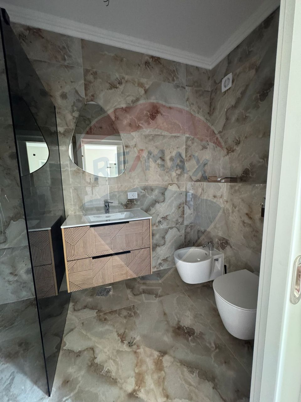 2 camere de închiriat, bloc nou, etaj 2, Medicina Veche