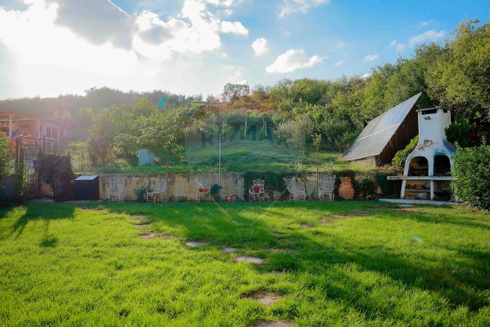 Casă / Vilă cu 5 camere de vânzare în zona Dealuri Oradea