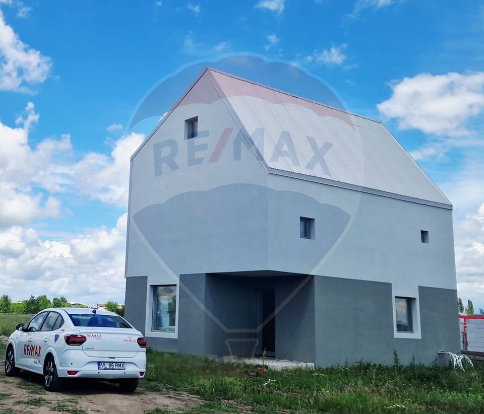 Casă / Vilă - 132,5 mp  , teren - 264 mp  / zona Cârcea