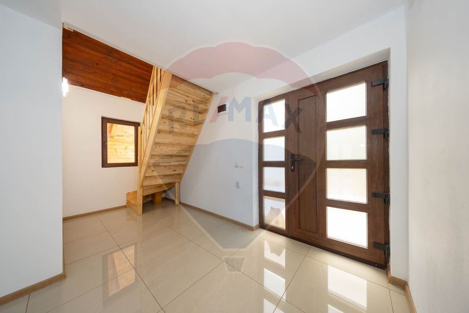 8 room House / Villa for sale