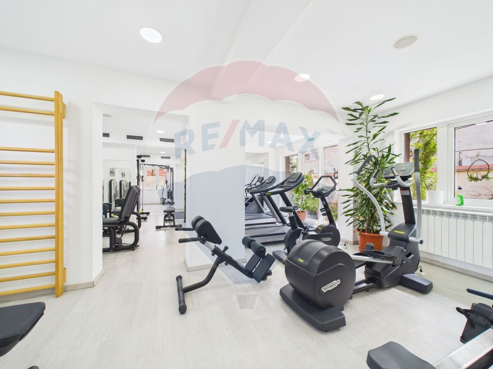 608sq.m Commercial Space for sale