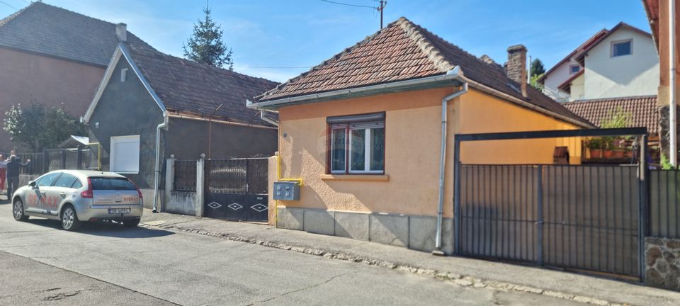 Casă 3 camere de vânzare în zona Mosnei str. Anton Pann