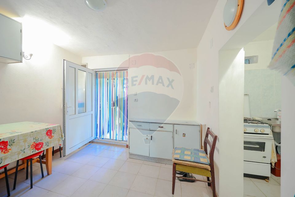 De vânzare casă cu 2 camere și teren 472 mp, Str Valea Frumoasă