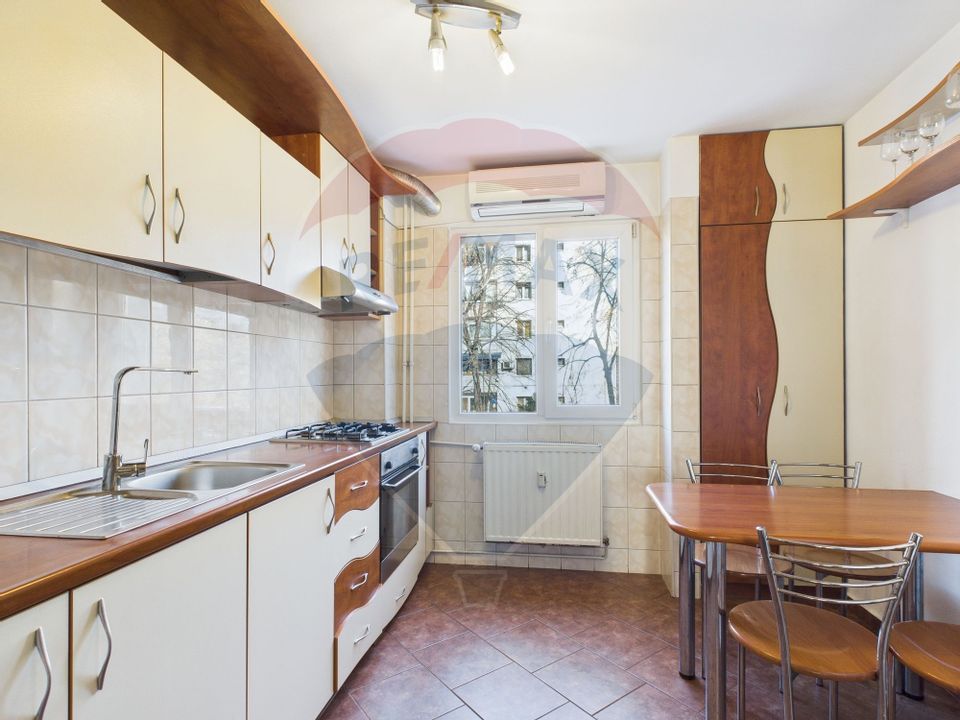 Apartament 4 camere de inchiriat, Piata Minis, Metrou Titan, Parc IOR
