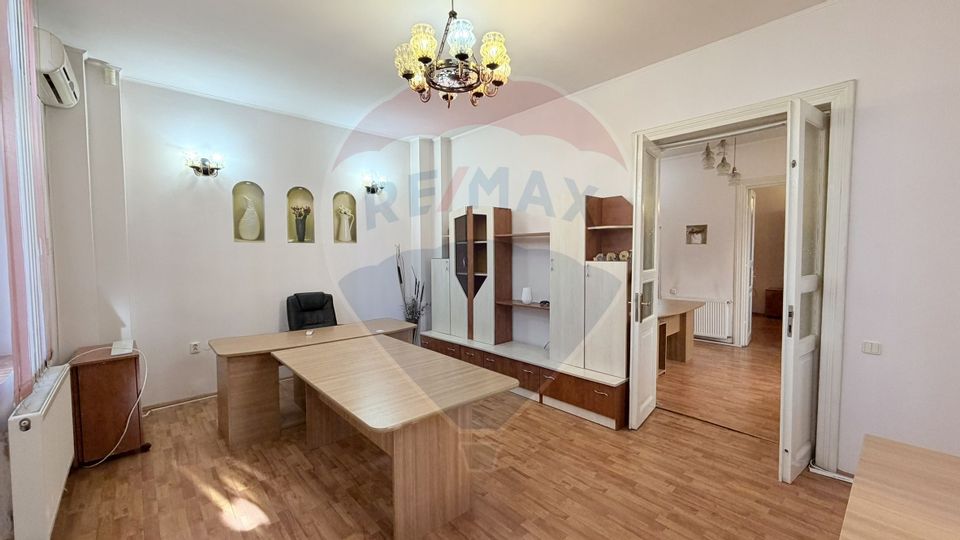 4 room House / Villa for sale, Central area