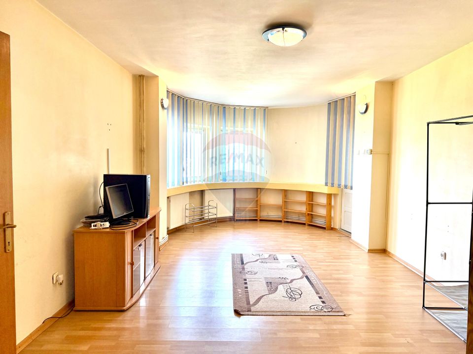 3 room Apartment for sale, 9 Mai area
