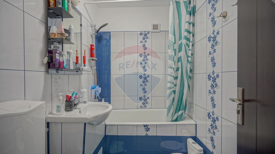 Apartament cu 2 camere de vânzare, renovat si mobilat, Tractorul