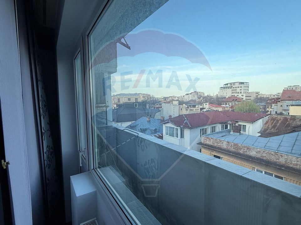 VANZARE Apartament cu 4 camere in zona Dacia