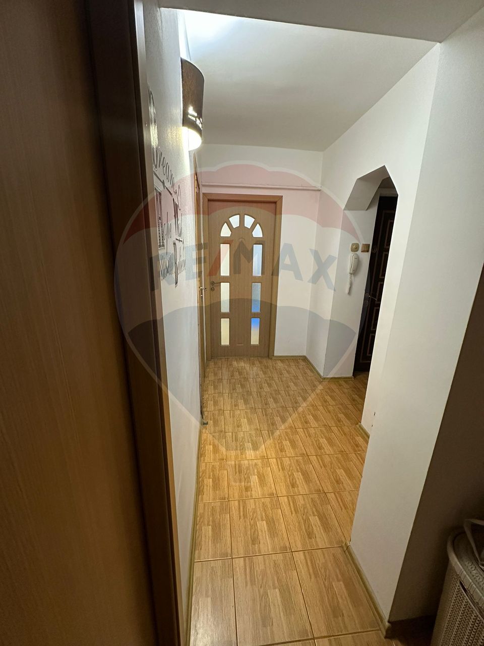 Apartament cu 2 camere de vânzare în zona Lapus Arges