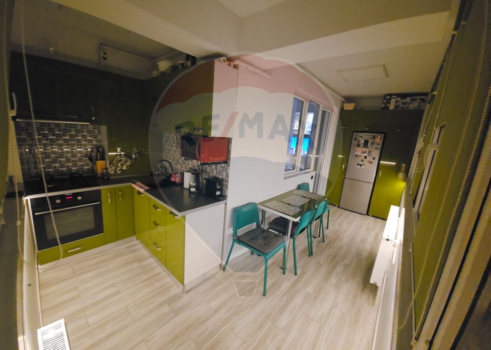 Vanzare apartament 3 camere