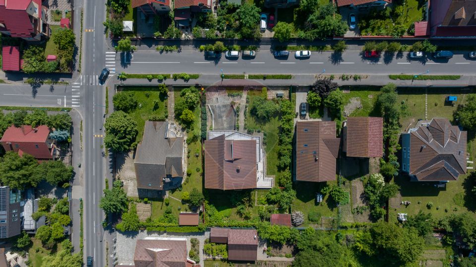 Vila impunatoare, rezidenta cu pretentii, Tractorul, Brasov