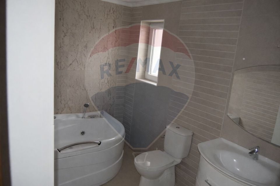 4 room House / Villa for sale, Cetate area