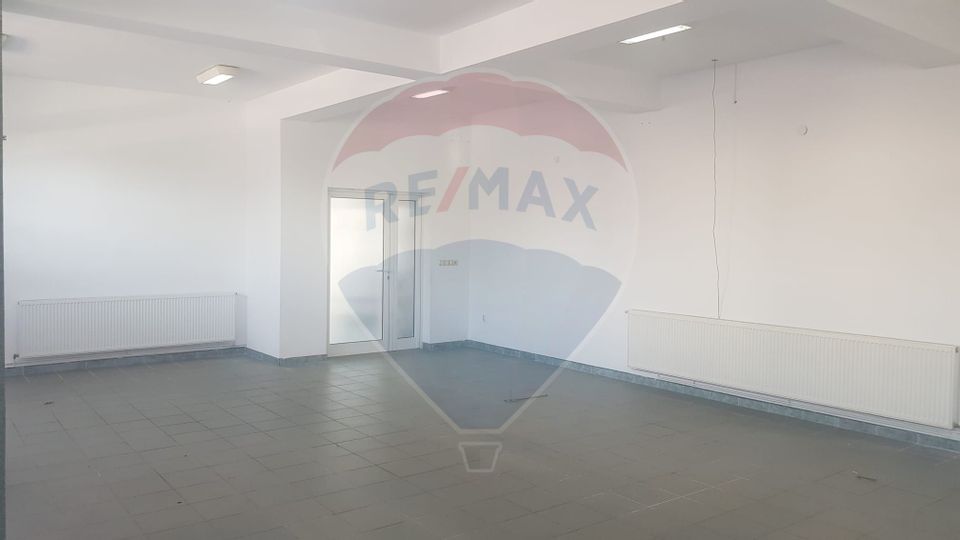 140sq.m Commercial Space for rent