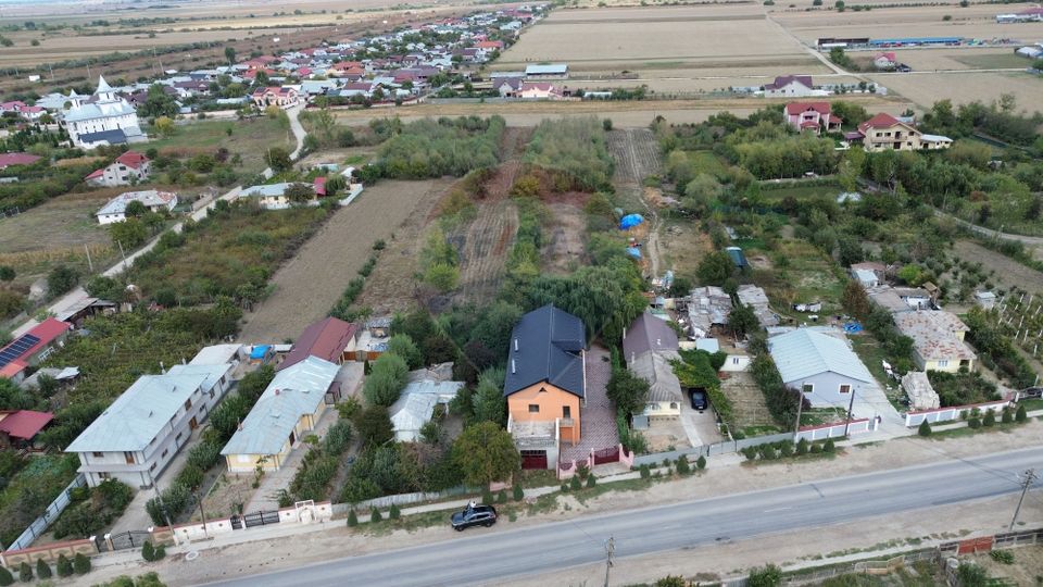 Casă / Vilă cu 8 camere