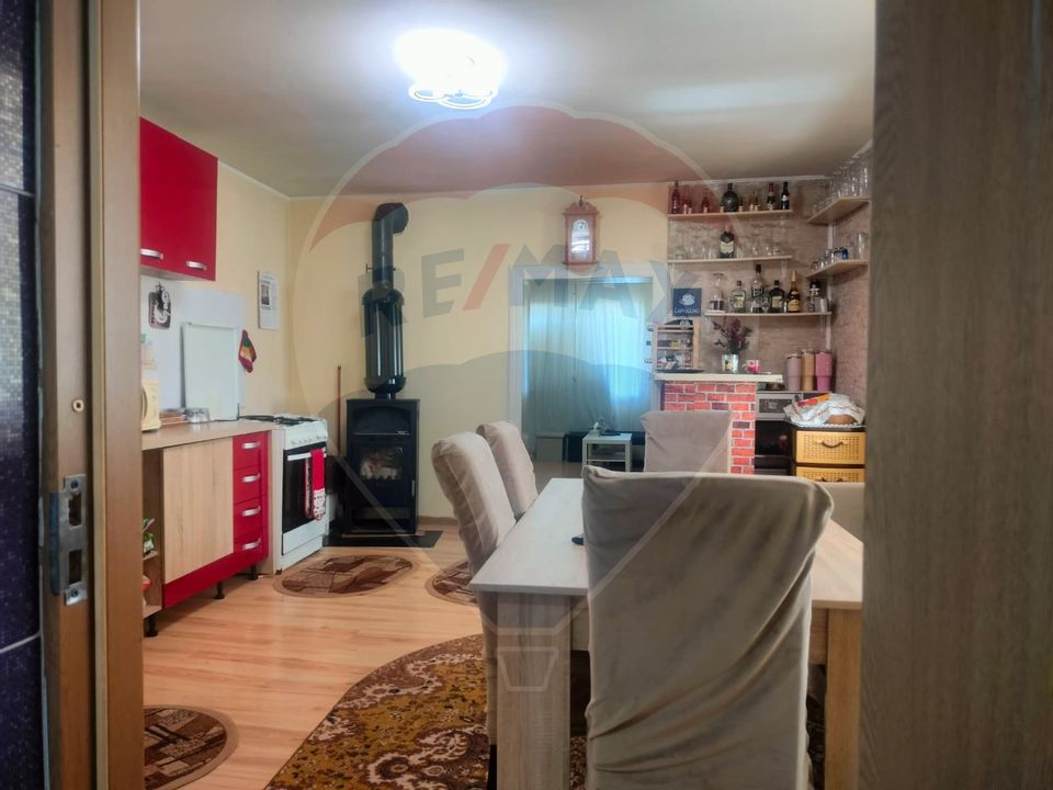 Casă la tara in satul Retis, comuna Bradeni, aproape de Sighisoara