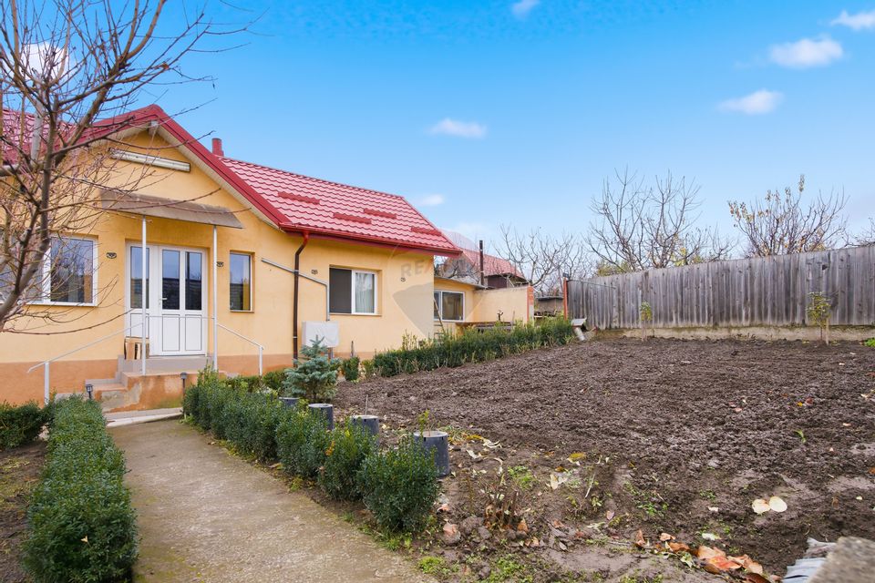 Casă de Om Gospodar - Costuleni - Grădină 1.830 mp -0% Comision 0% TVA