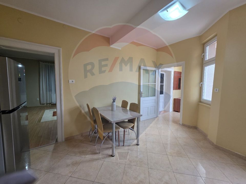 Inchiriere casă cu terasa si curte zona Piata Mica Spitalul Judetean