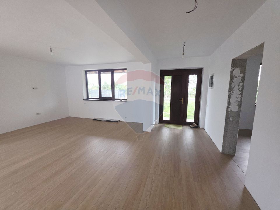 4 room House / Villa for sale