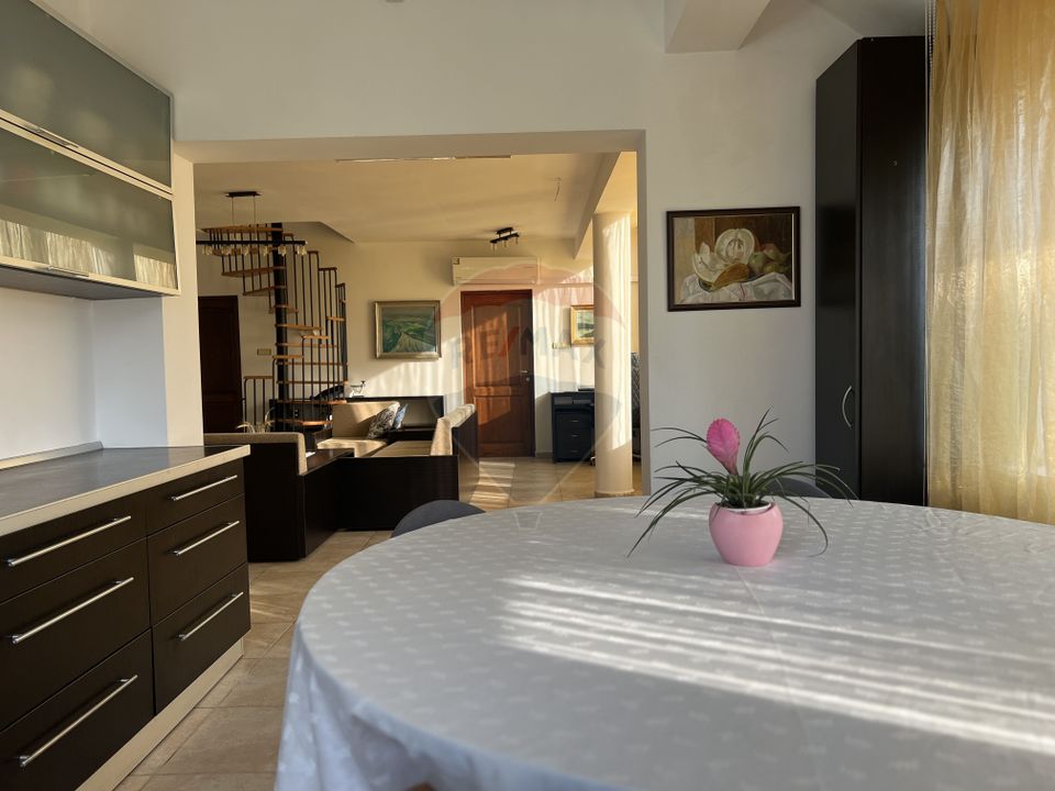 8 room House / Villa for sale