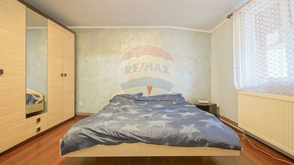 Casă cu 6 camere de vânzare în Azuga, Comision 0%!