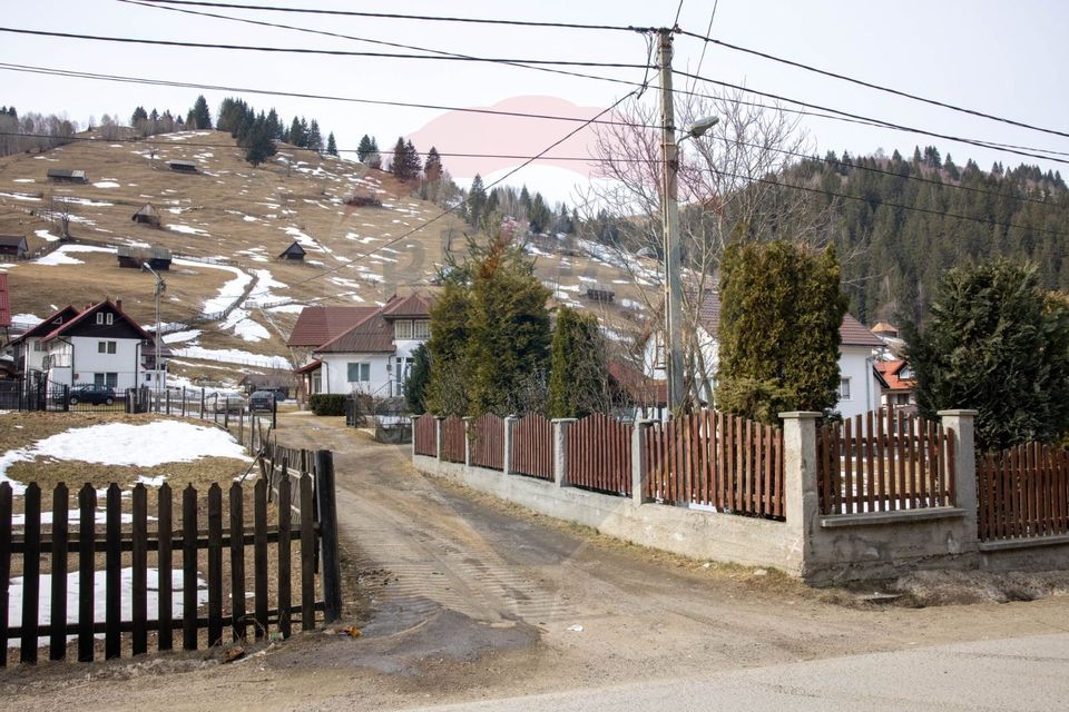 Land 1,091sqm Moieciu de Sus / Strada Valea Bangaleasa