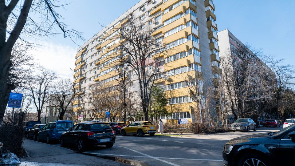 Apartament 2 camere de vânzare Metrou Parc Bazilescu, renovat complet